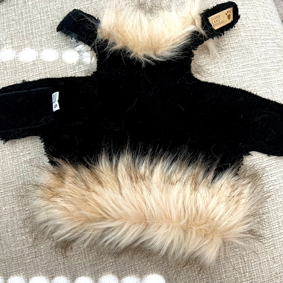 Susan Lanci Faux Fur Lining with Red Nouveau Bow (S) - Picture 5 of 6